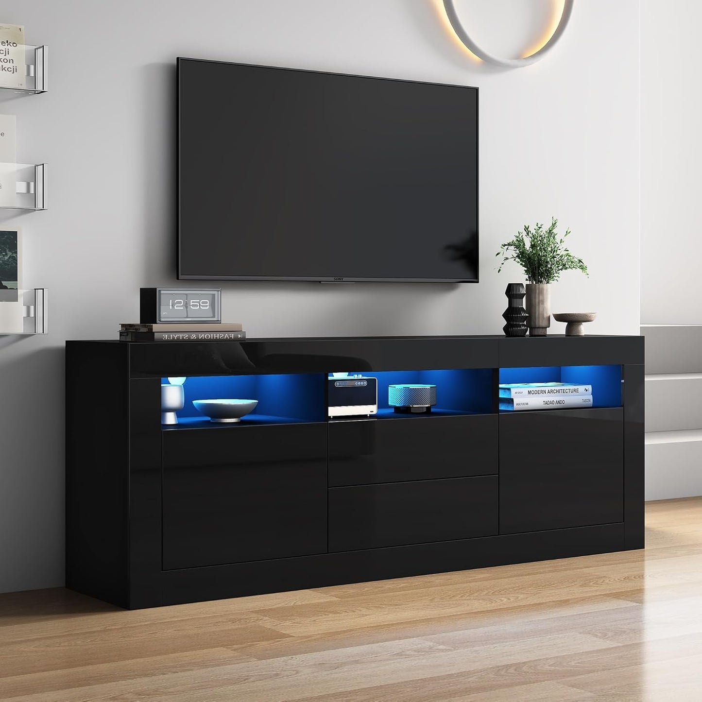 TV-Lowboard in Hochglanz mit LED-Beleuchtung, 3 offenen Fachern, 2 Turen und 2 Schubladen fur Fernseher bis 70